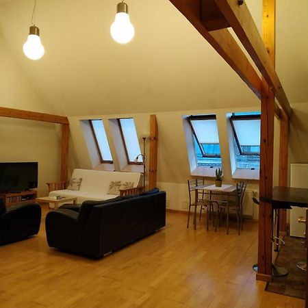 Sunlit Loft Apartment Riga Luaran gambar