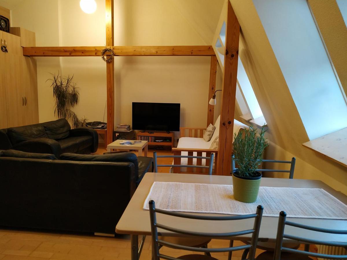 Sunlit Loft Apartment Riga Luaran gambar
