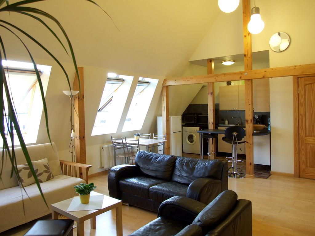 Sunlit Loft Apartment Riga Bilik gambar